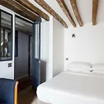 Rue Du Cherche-Midi VII By Onefinestay